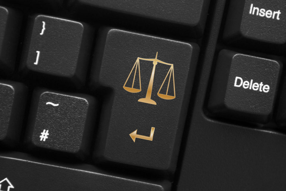 „Scales of Justice” Key on Keyboard